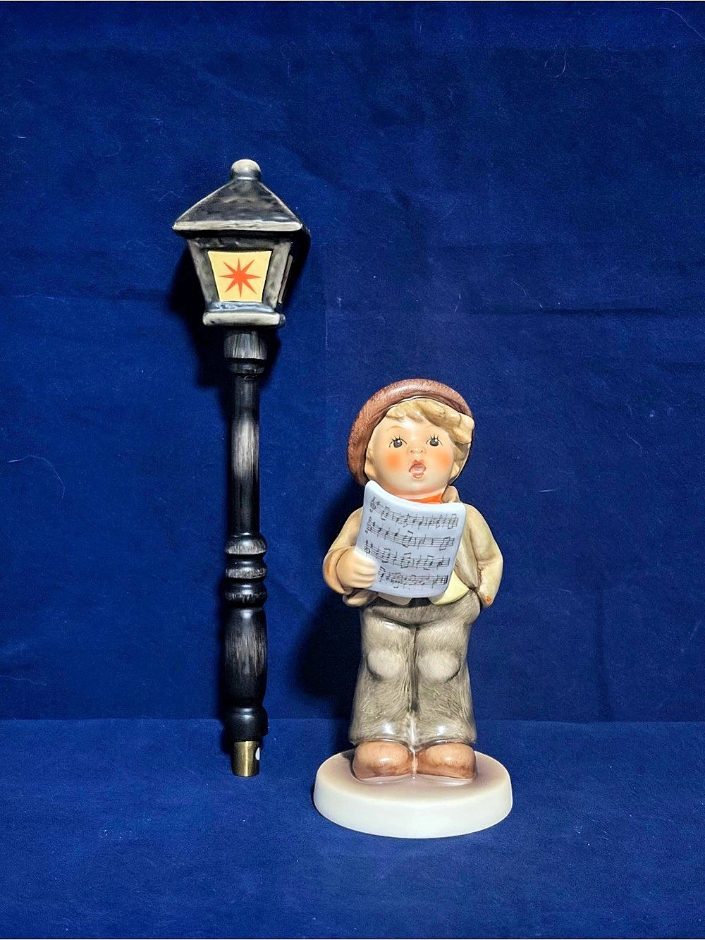 M.I. Hummel HUM 846 #1996 Boy Singing Street Lamp Goebel Figurine